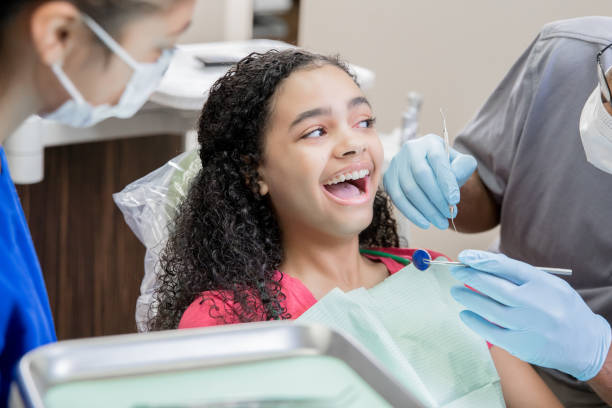 Best Emergency Gum Treatment in Meadow Oaks, FL